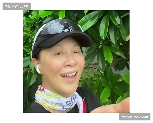 刘嘉玲回苏州低调现身同学会素颜出席不张扬依然气质非凡 刘嘉玲回苏州低调现身同学会素颜出席不张扬依然气质非凡